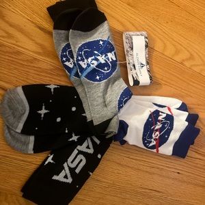 - 3 pair nasa socks